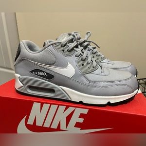 Women’s Nike Air Max 90